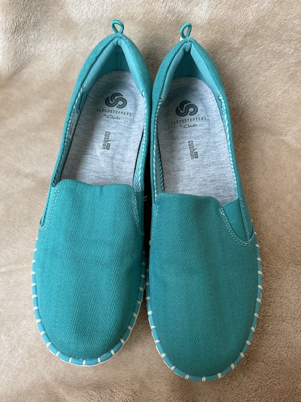Cloudsteppers by Clarks Teal Slip-On Flats